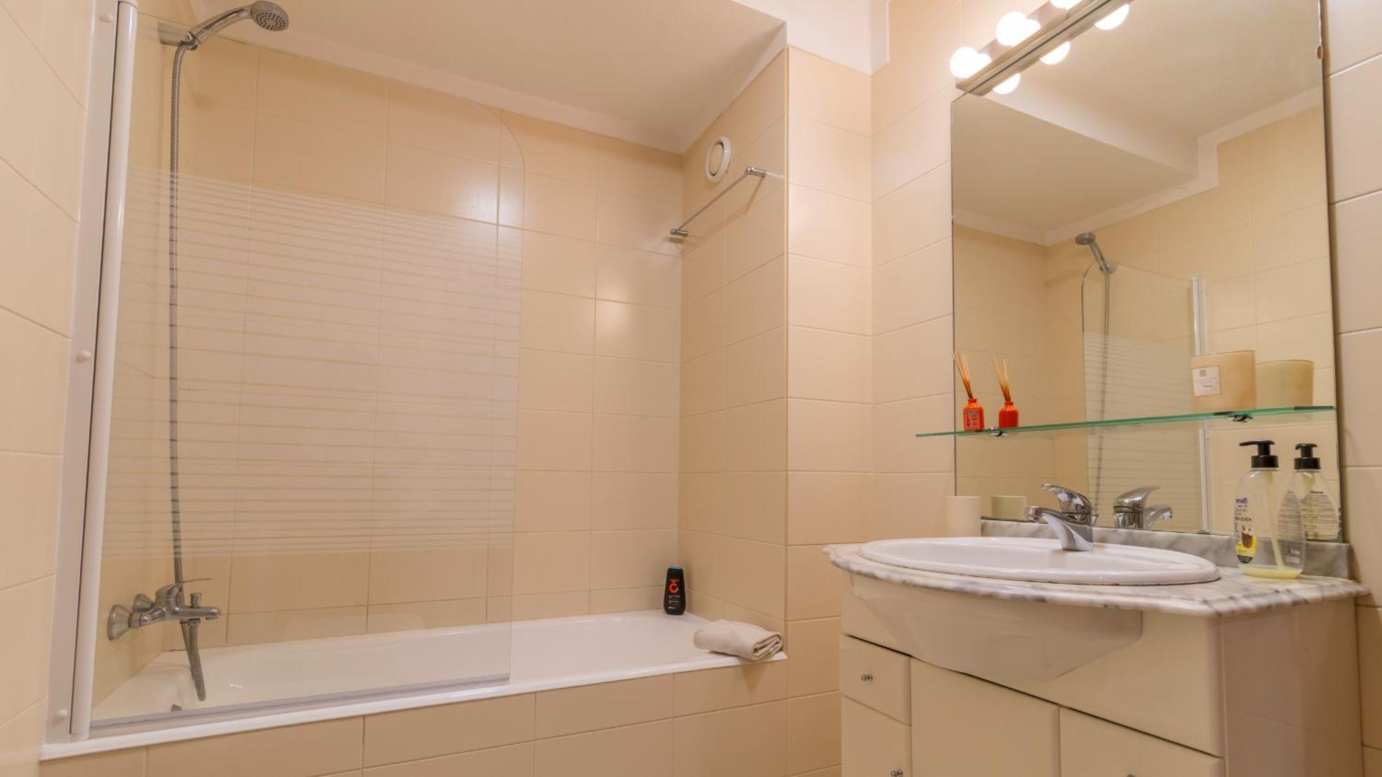 Cozy Downtown Apartment By Unique Hosts Porto Ngoại thất bức ảnh